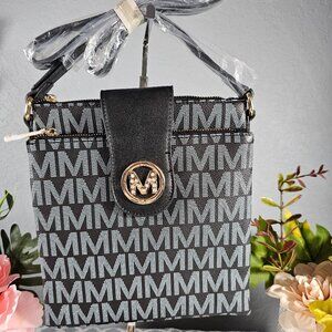 Milan crossbody travel purse NWOT!!